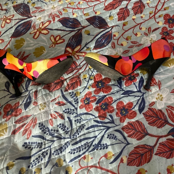 Carlos Santana, multi-colored heels, 8.5 - Picture 4 of 4